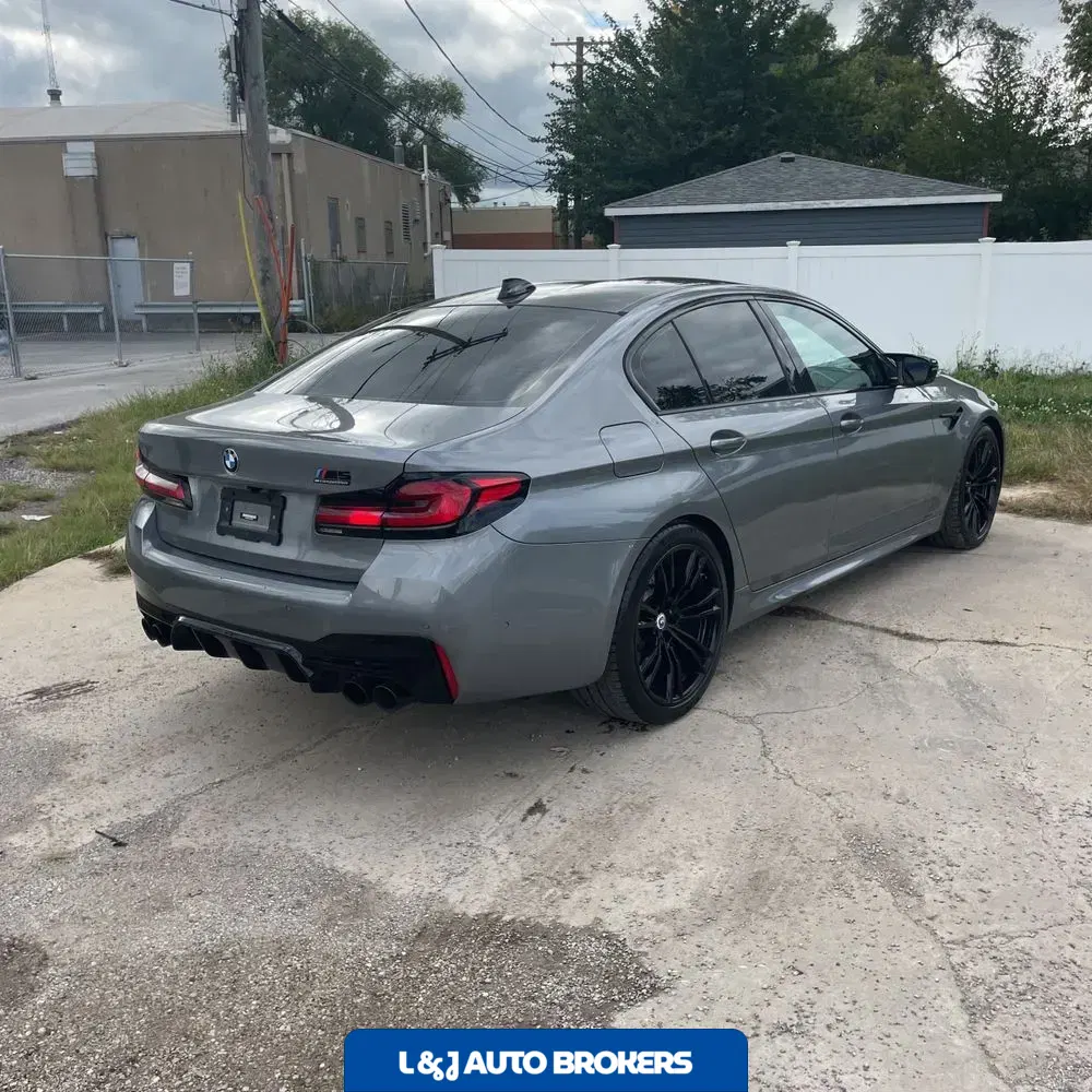 2023 BMW M5