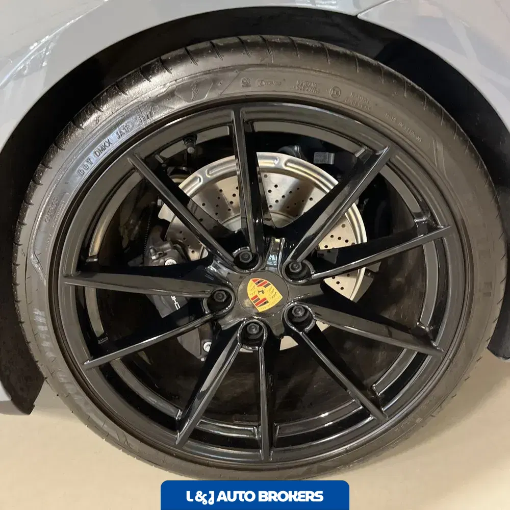 2023 Porsche 911 Carrera