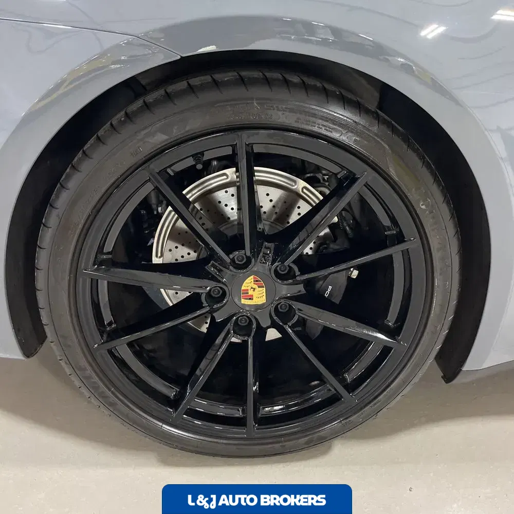 2023 Porsche 911 Carrera