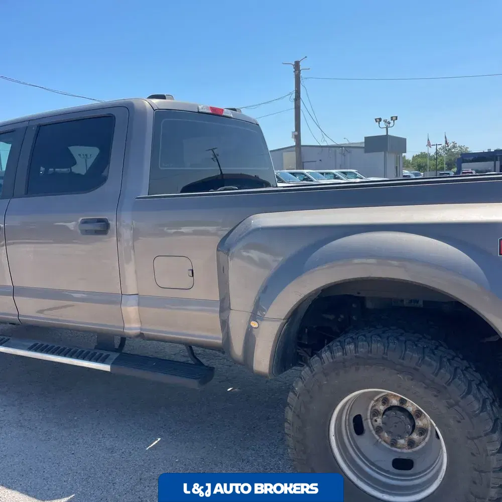 2022 Ford F-350 Super Duty XL