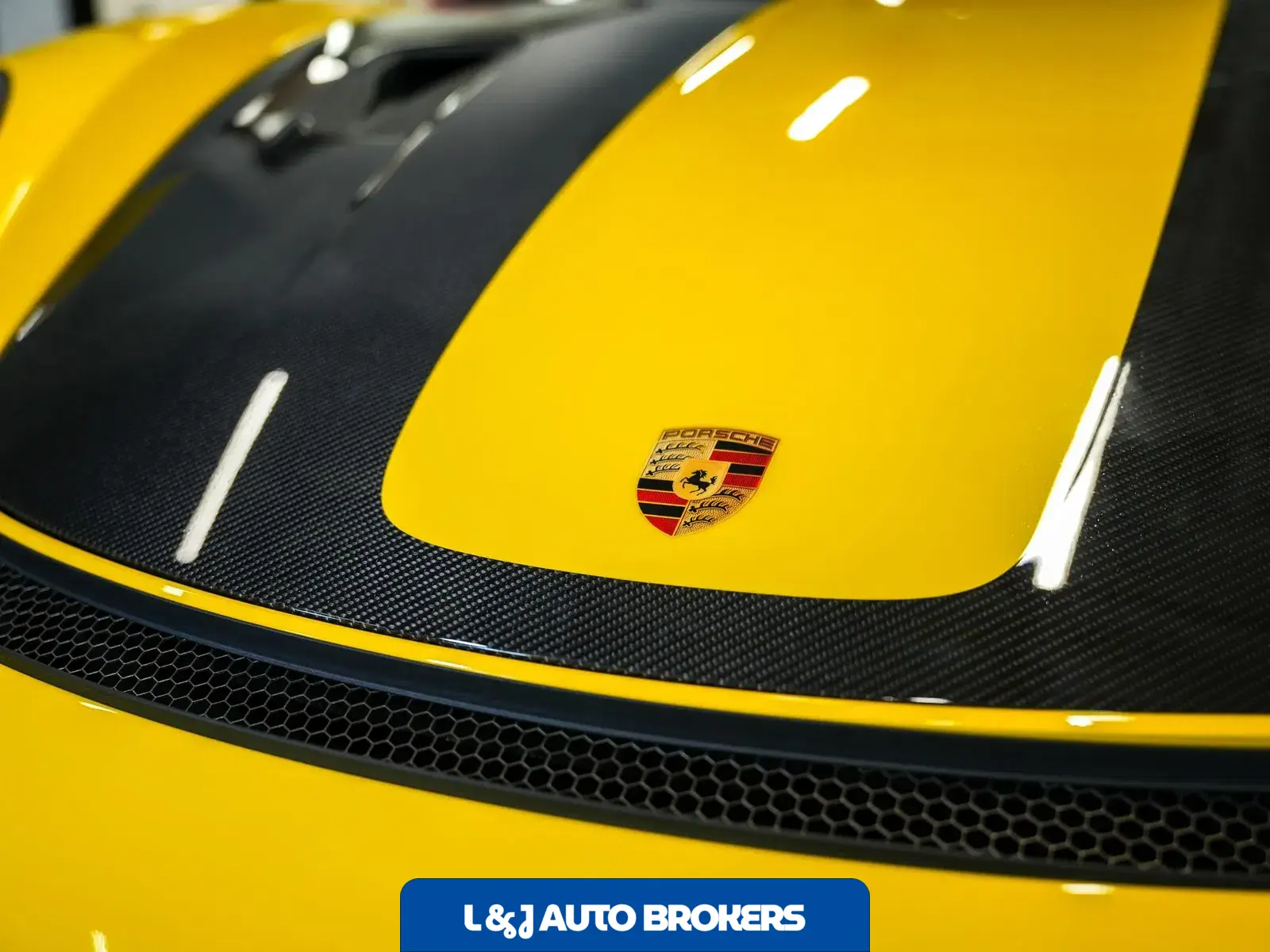 2025 Porsche 718 Spyder RS Weissach