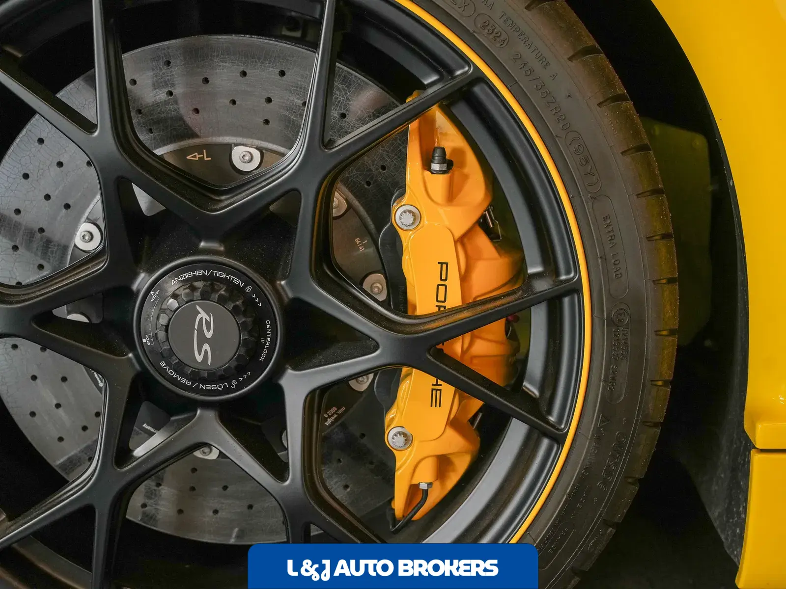 2025 Porsche 718 Spyder RS Weissach