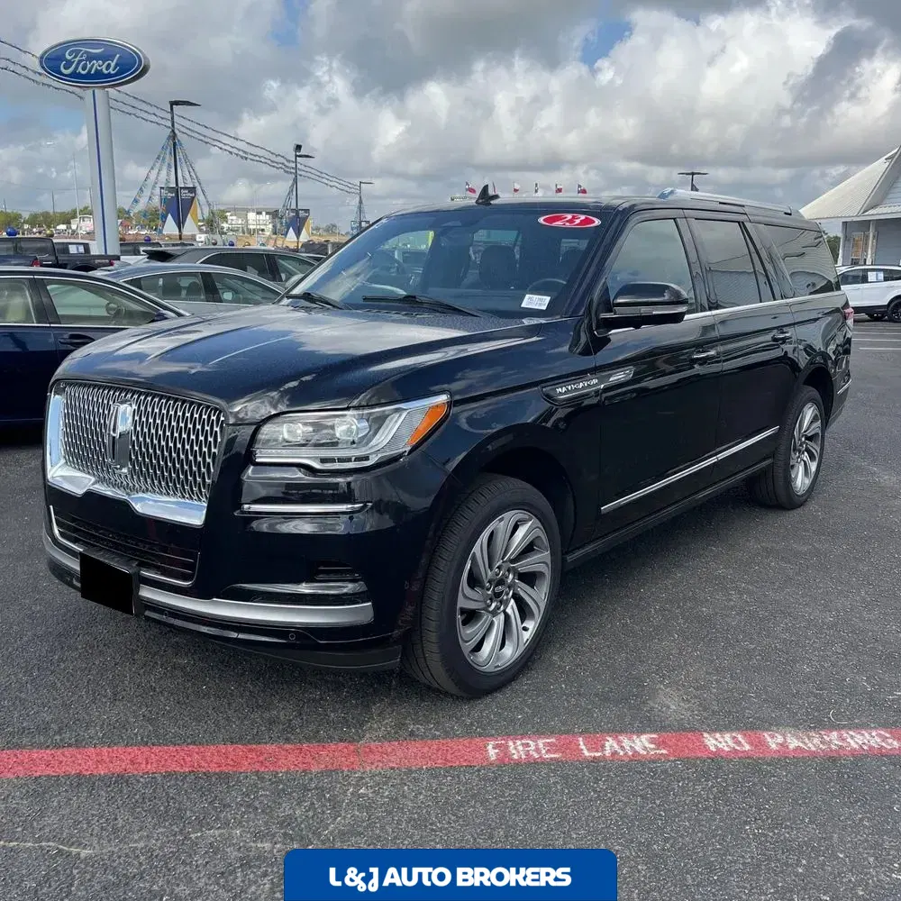 2023 Lincoln Navigator L Reserve