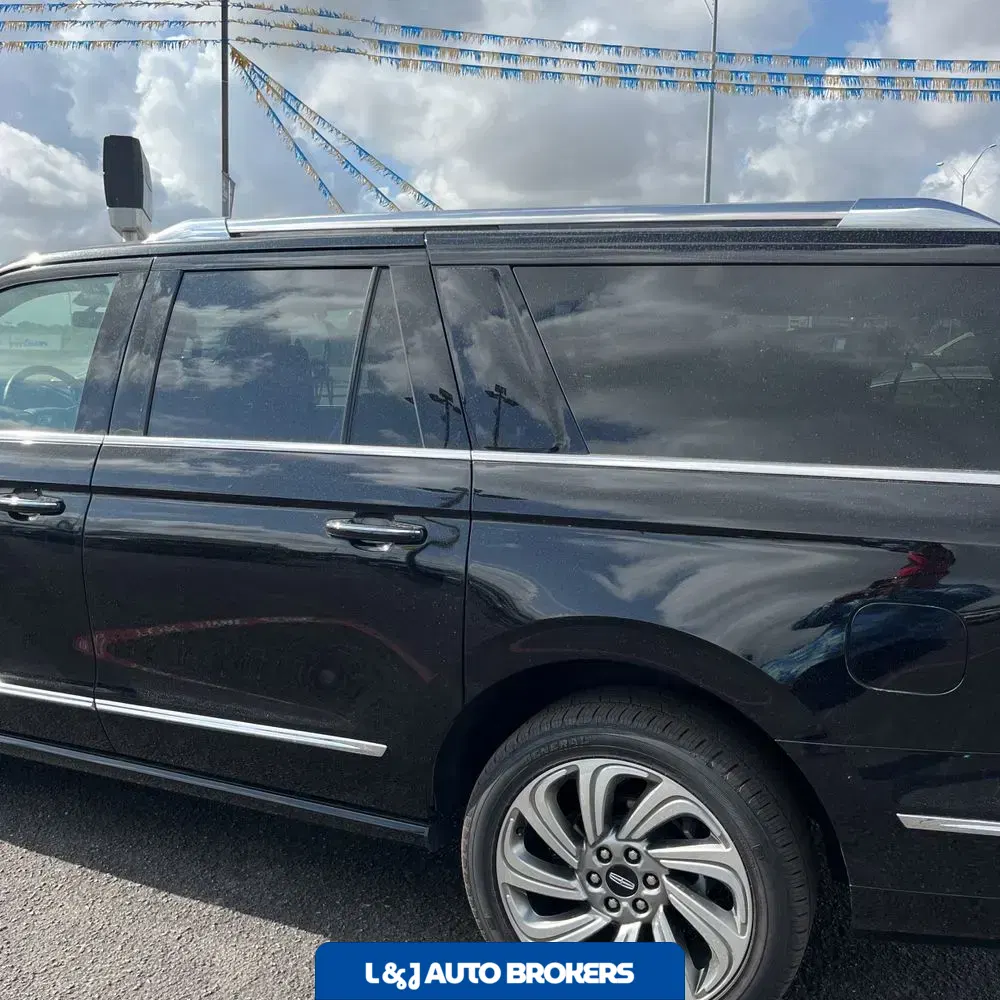 2023 Lincoln Navigator L Reserve
