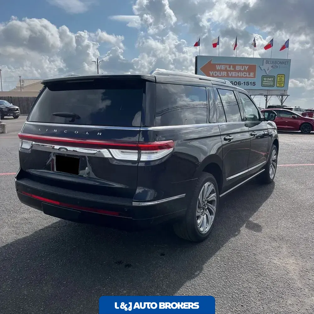 2023 Lincoln Navigator L Reserve