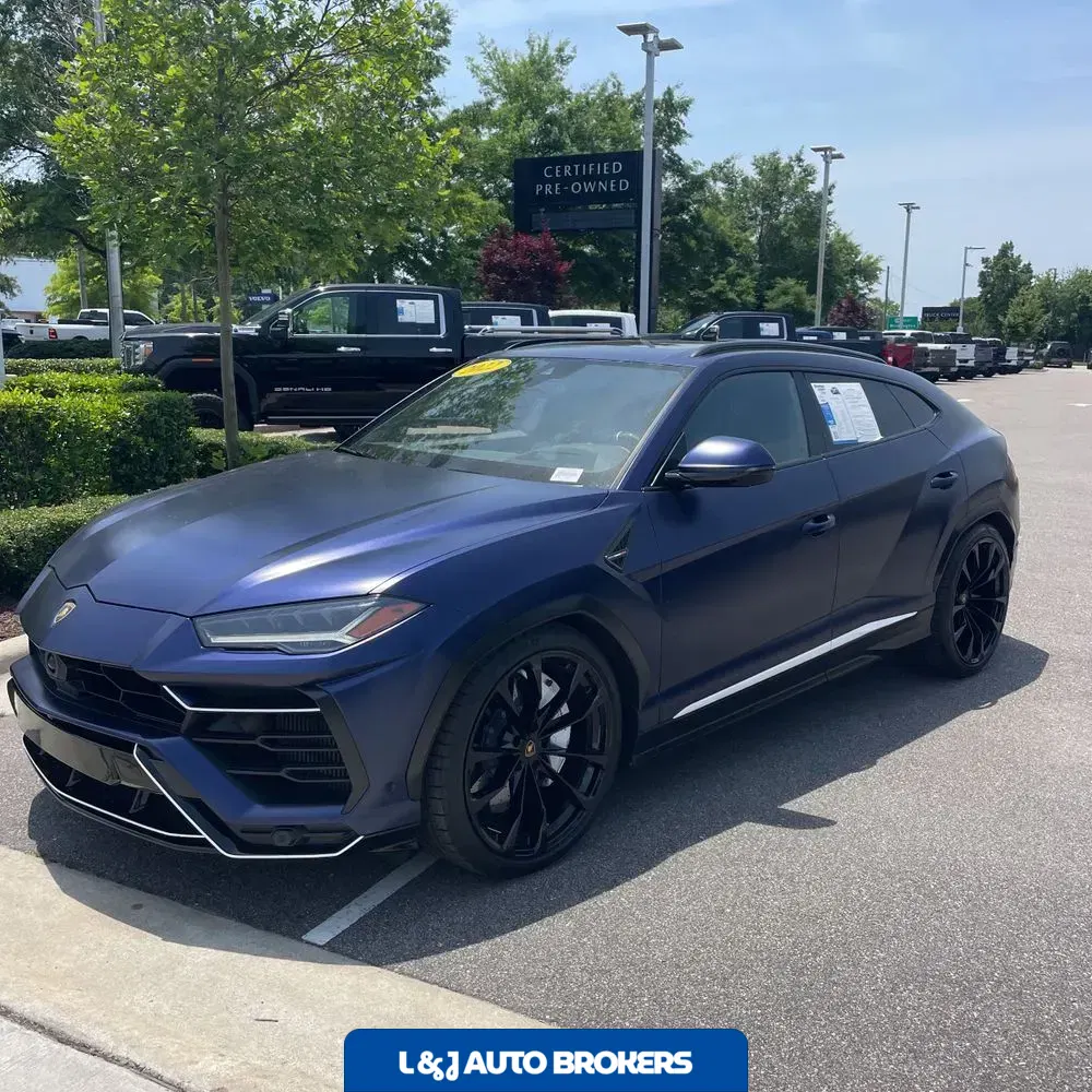 2022 Lamborghini Urus Base