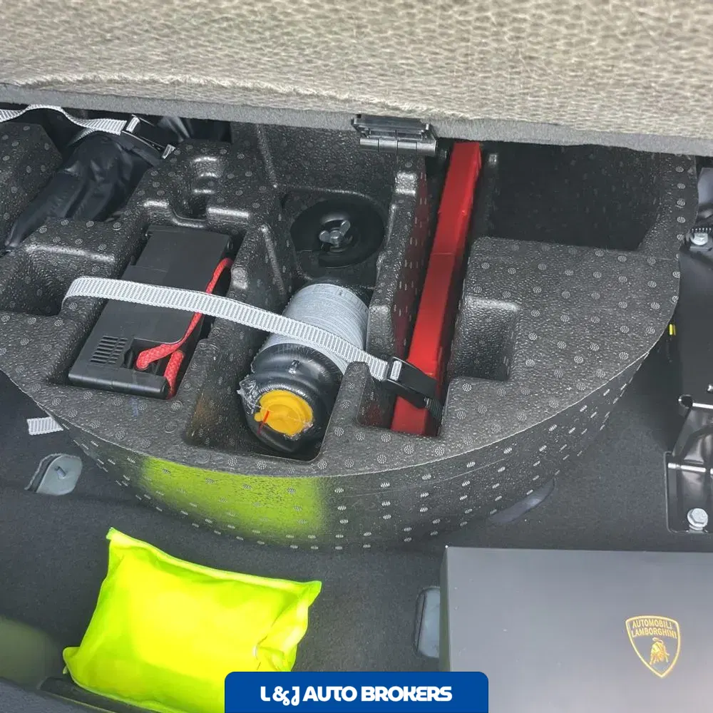 2022 Lamborghini Urus Base