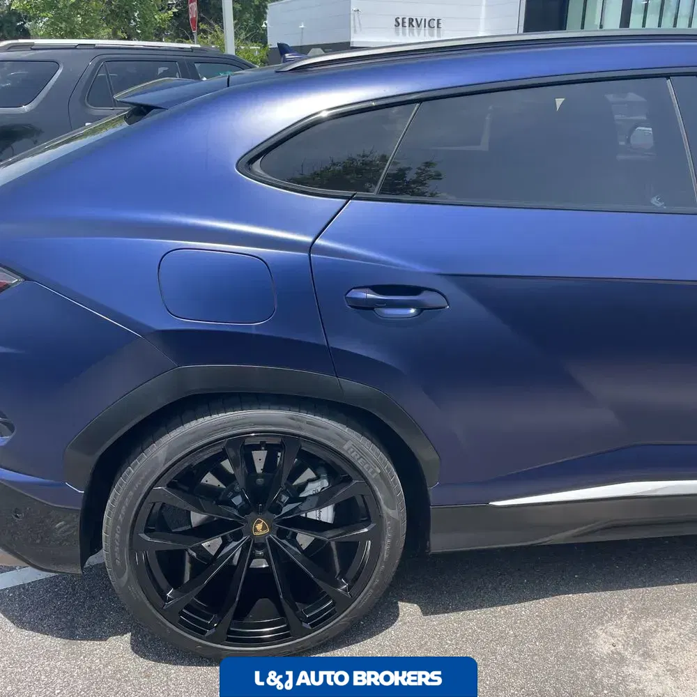 2022 Lamborghini Urus Base