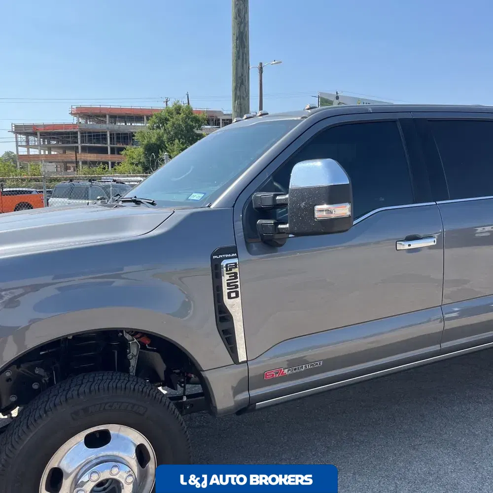 2025 Ford F-350 Super Duty Platinum