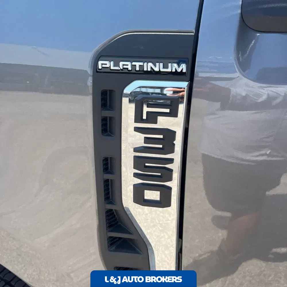 2025 Ford F-350 Super Duty Platinum