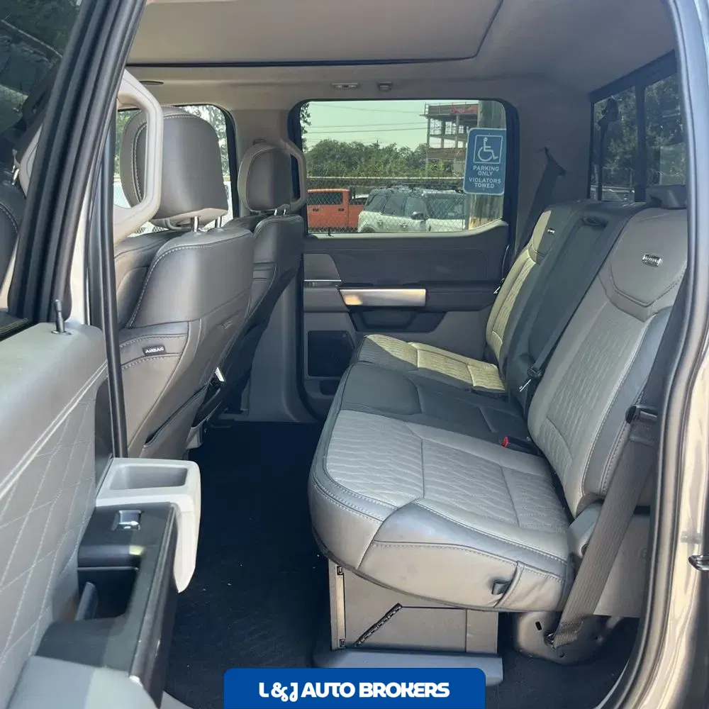 2025 Ford F-350 Super Duty Platinum
