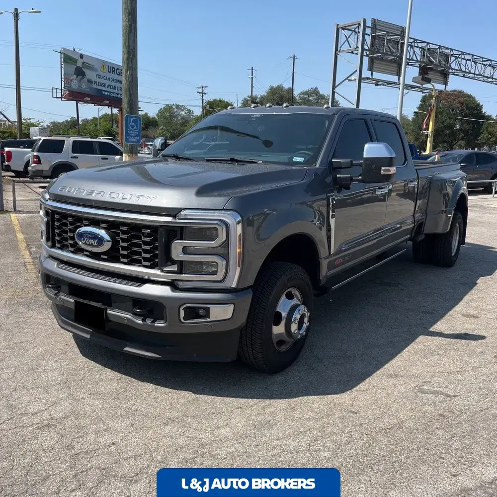 2025 Ford F-350 Super Duty Platinum