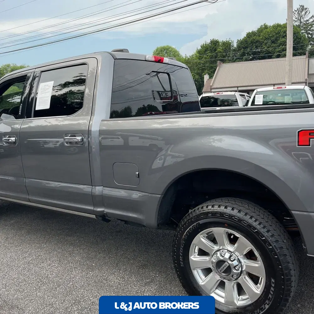 2022 Ford F250 S/D Platinum