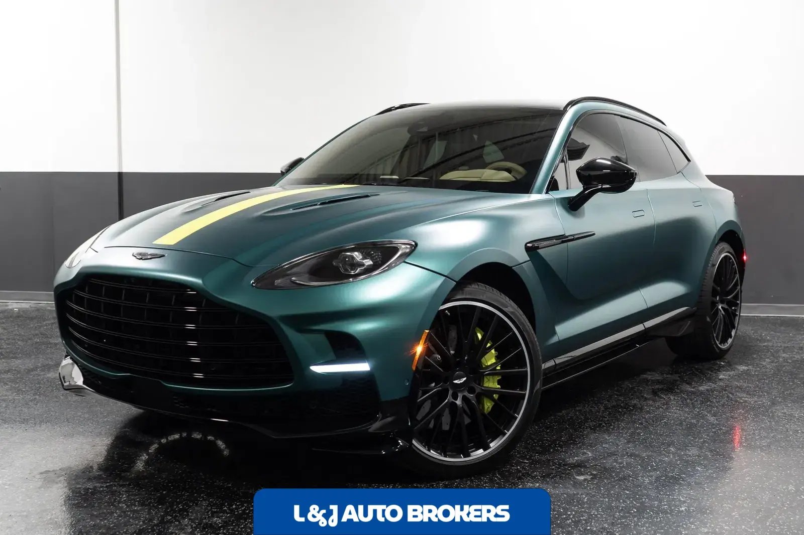 2023 Aston Martin DBX707