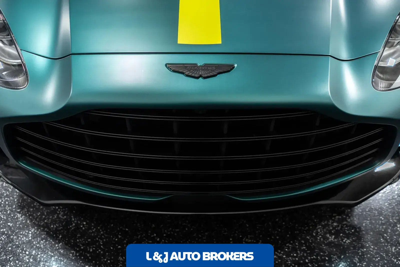 2023 Aston Martin DBX707