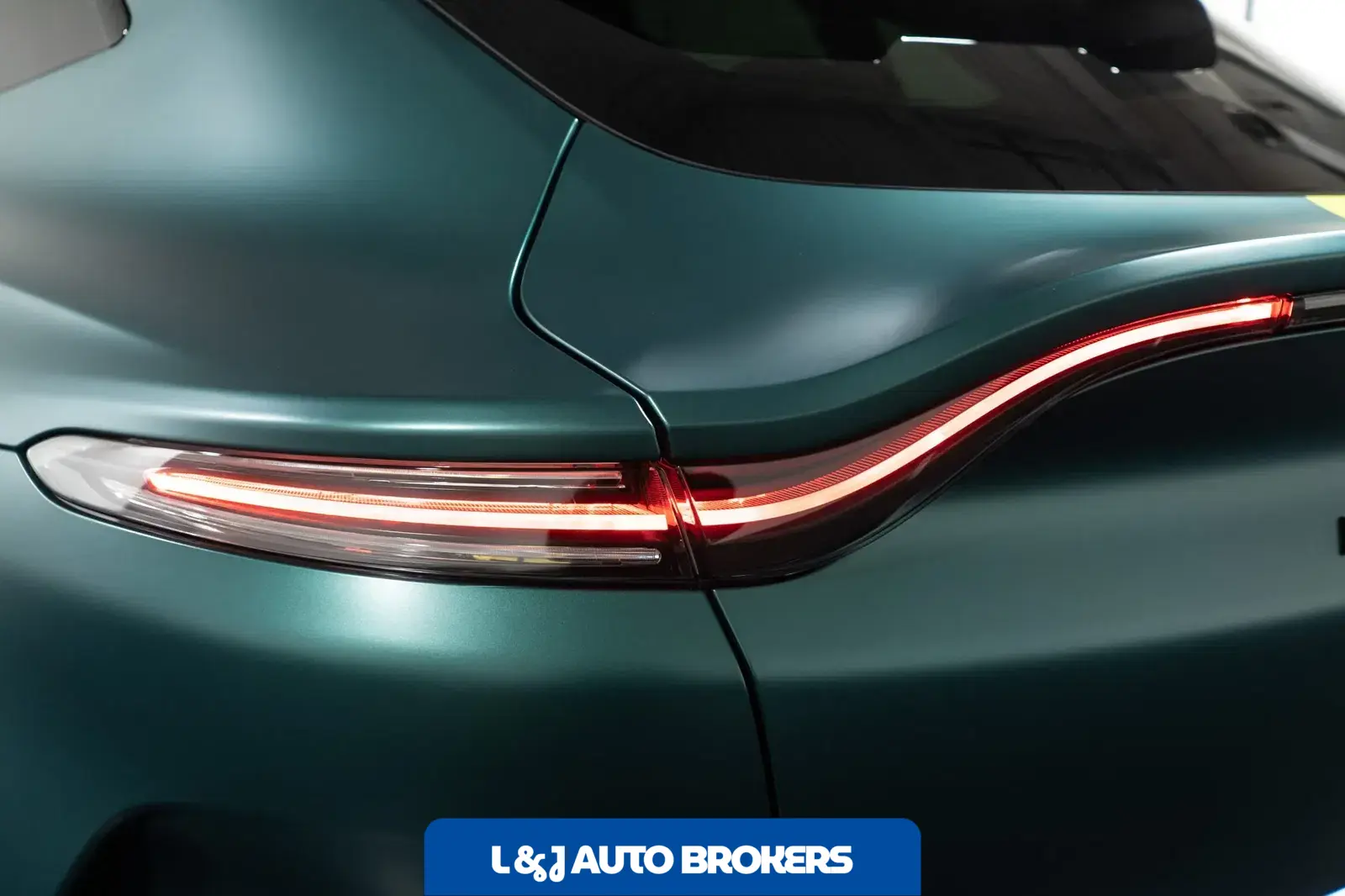 2023 Aston Martin DBX707