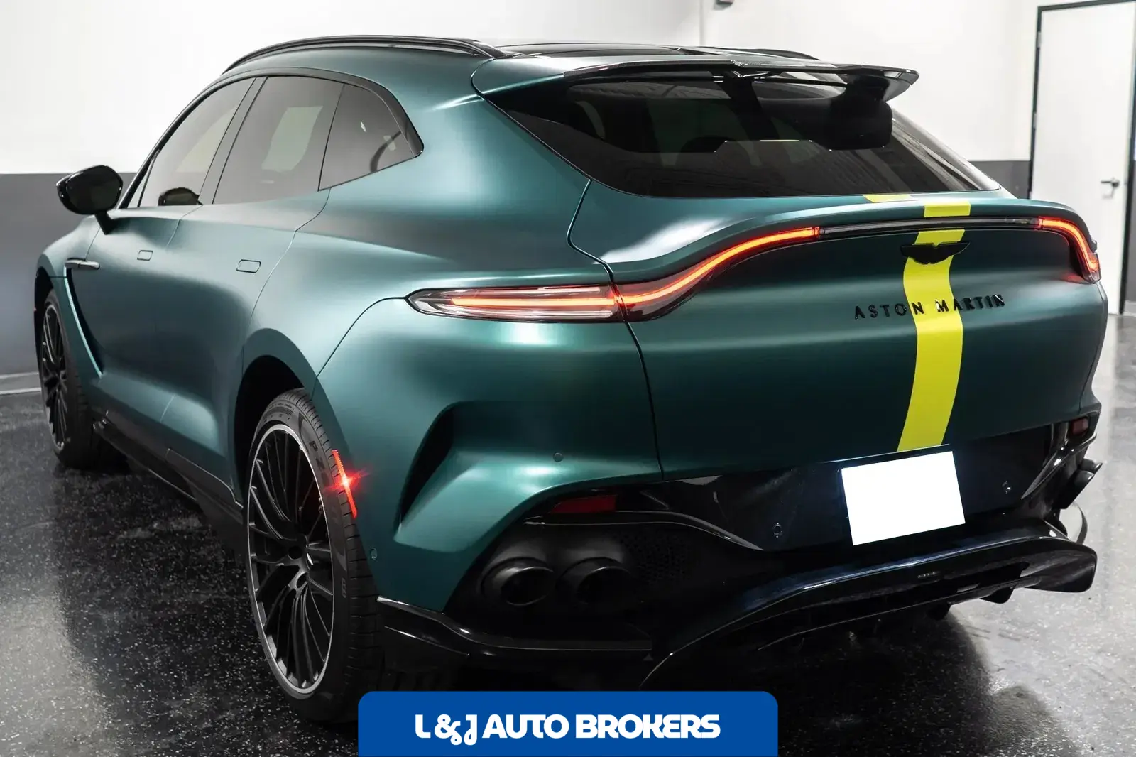 2023 Aston Martin DBX707