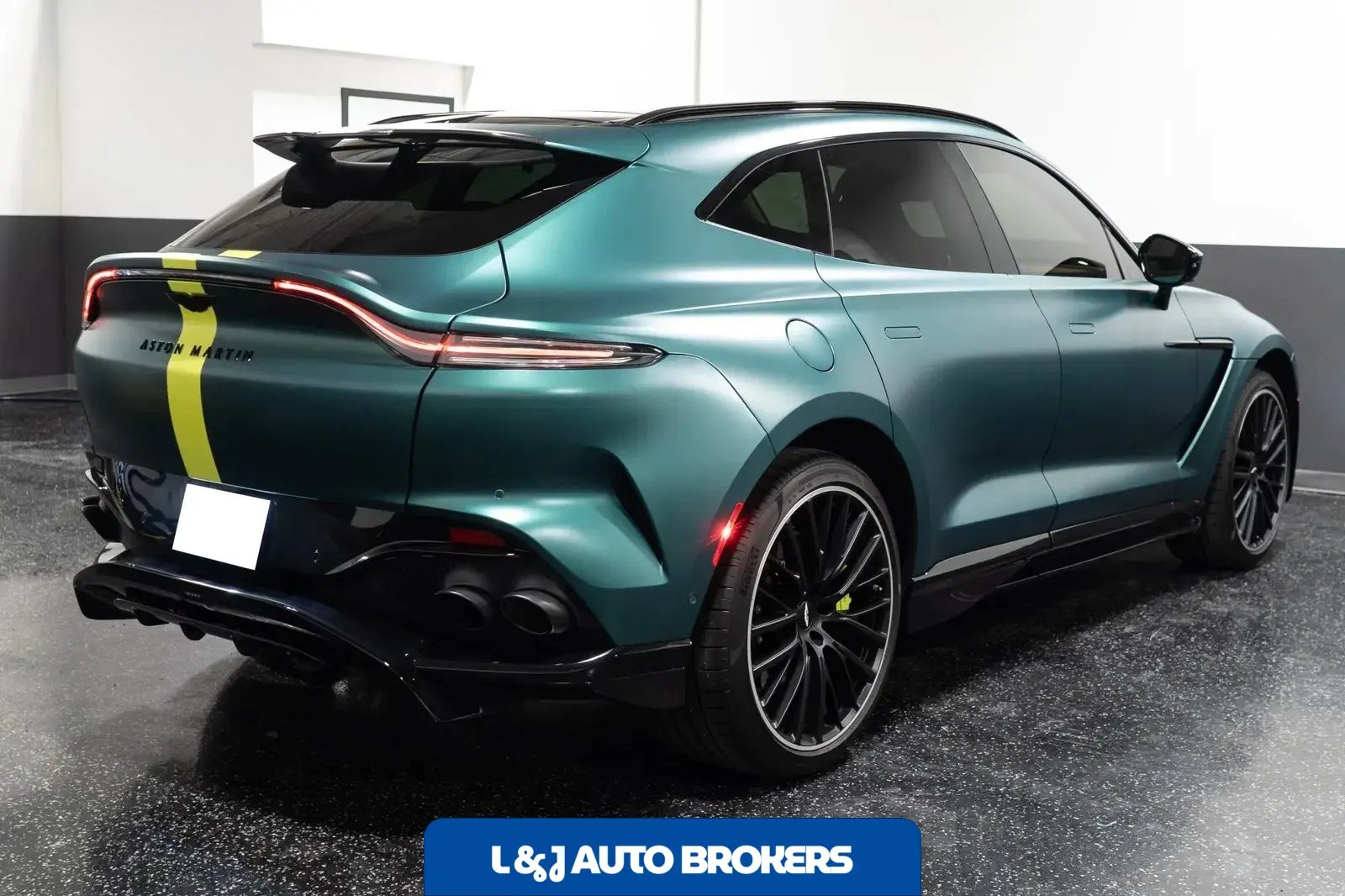 2023 Aston Martin DBX707