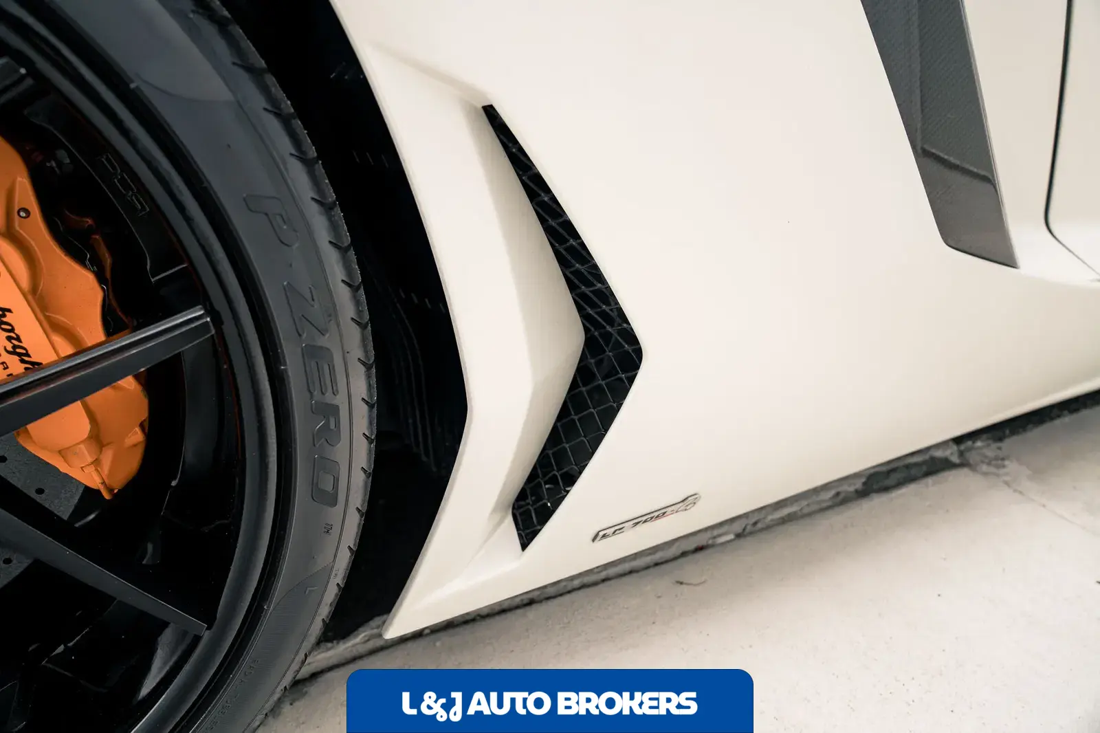2014 Lamborghini Aventador LP700-4 Roadster