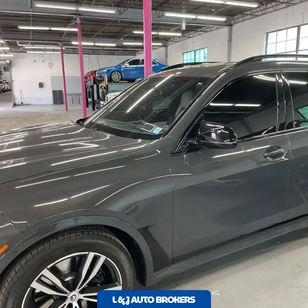 2023 BMW X7 M60i
