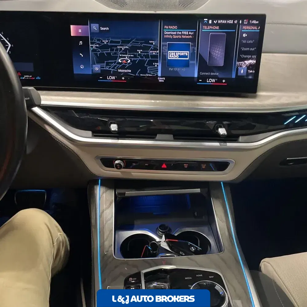 2023 BMW X7 M60i