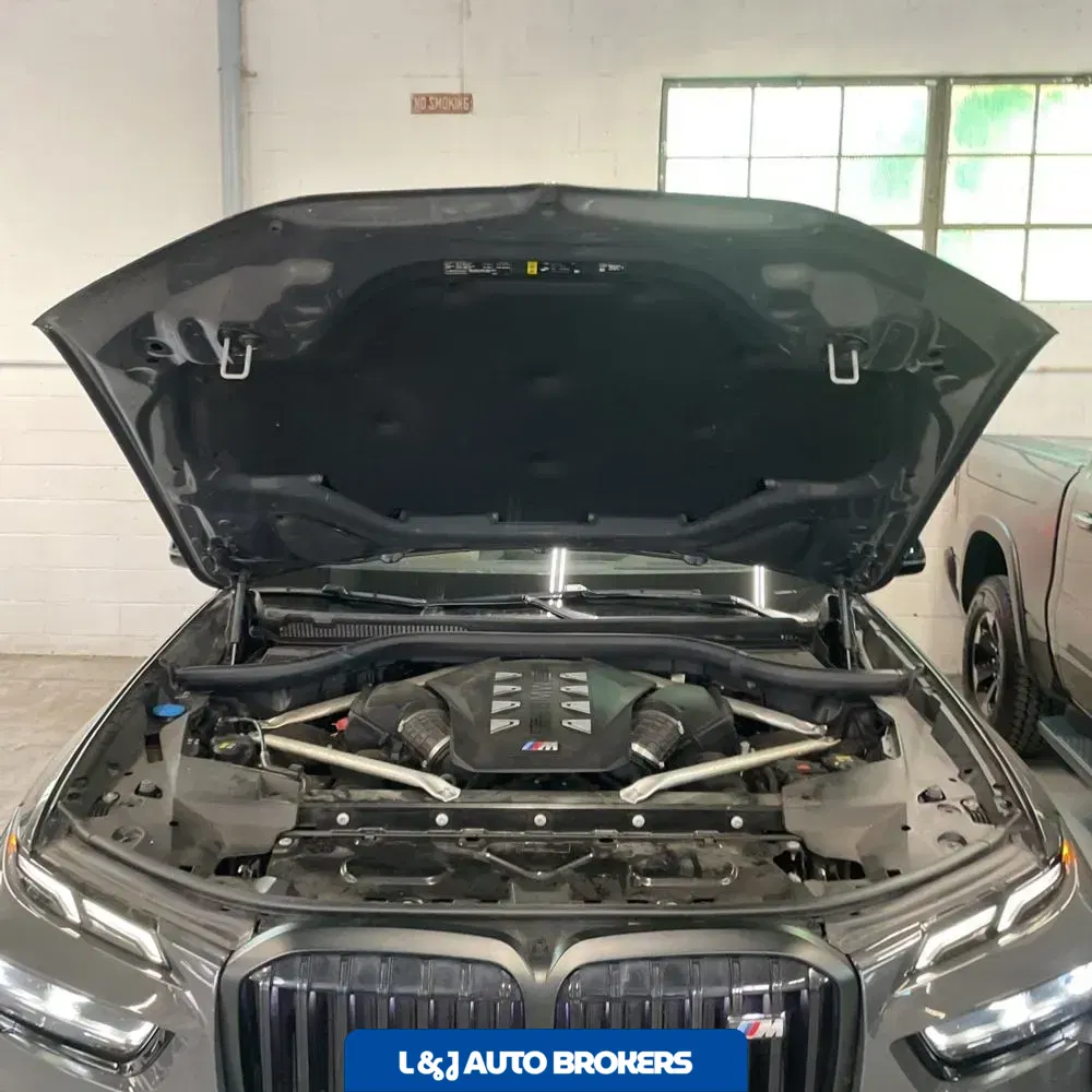 2023 BMW X7 M60i