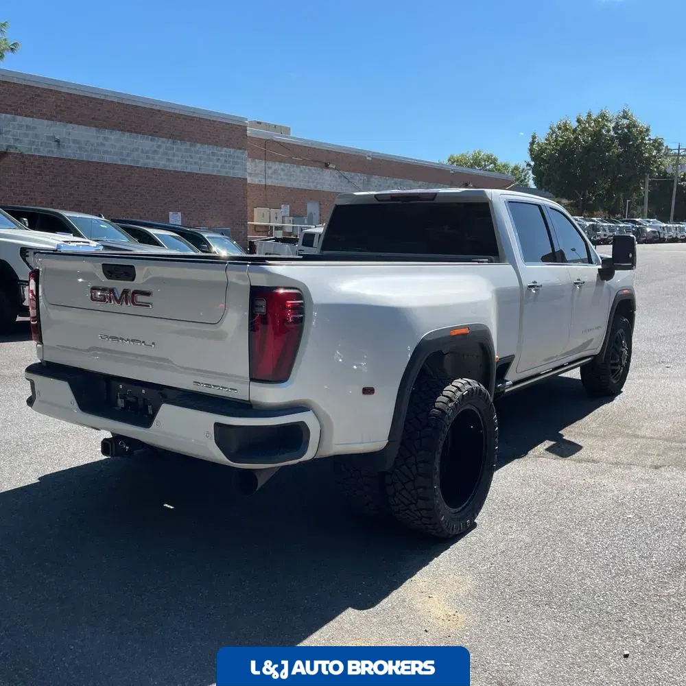 2024 GMC Sierra 3500HD Denali