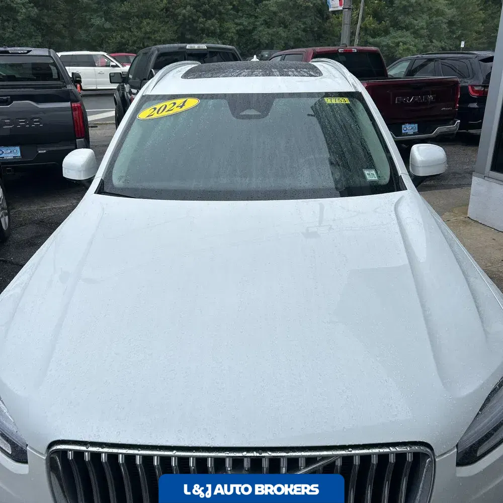 2024 Volvo XC90 T8 - Plus PHEV