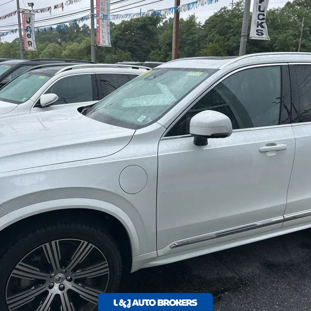 2024 Volvo XC90 T8 - Plus PHEV