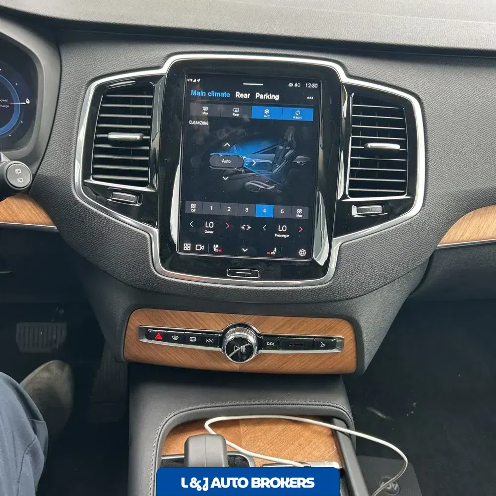 2024 Volvo XC90 T8 - Plus PHEV