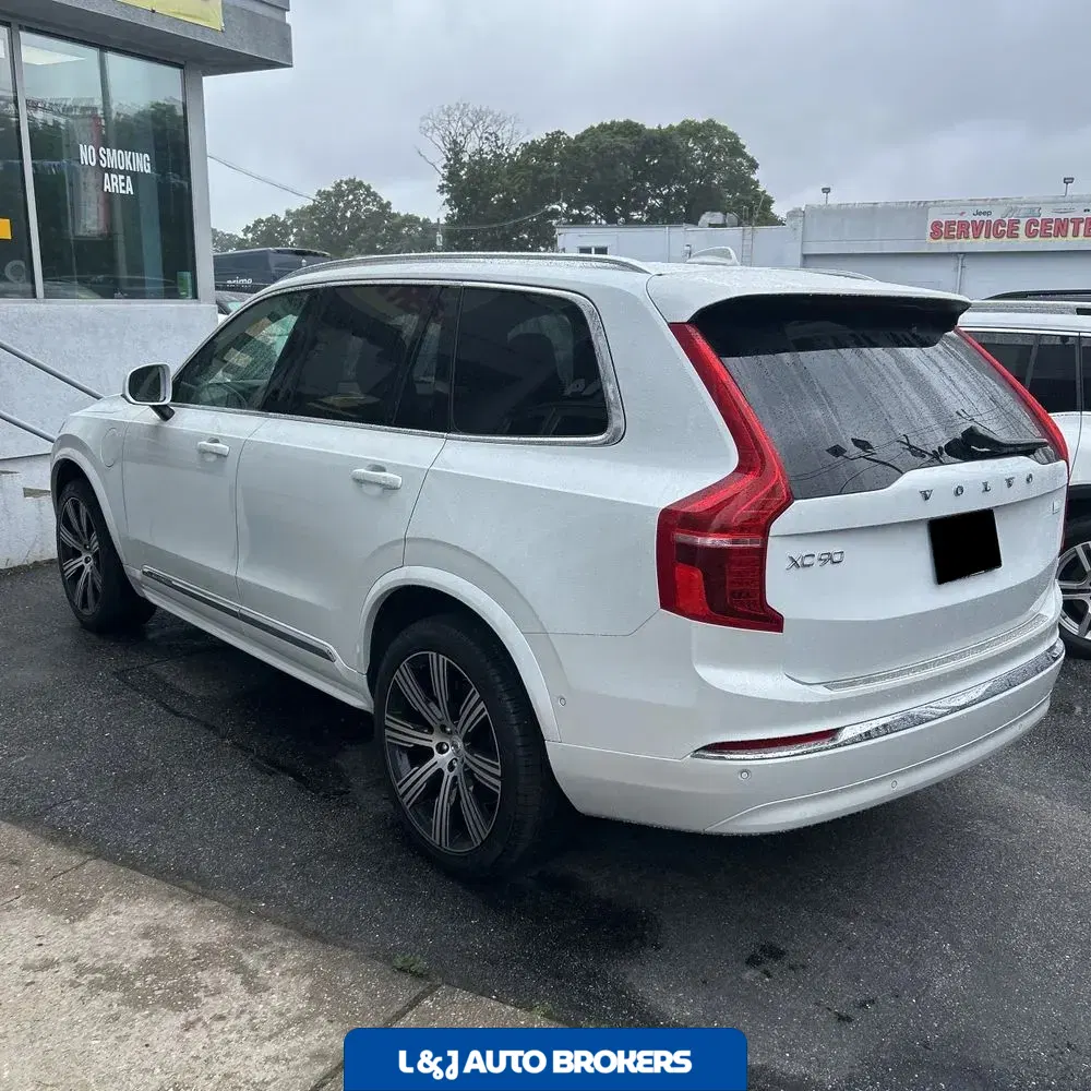 2024 Volvo XC90 T8 - Plus PHEV
