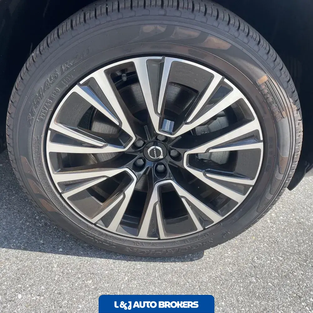 2024 Volvo XC90 T8 - Plus PHEV