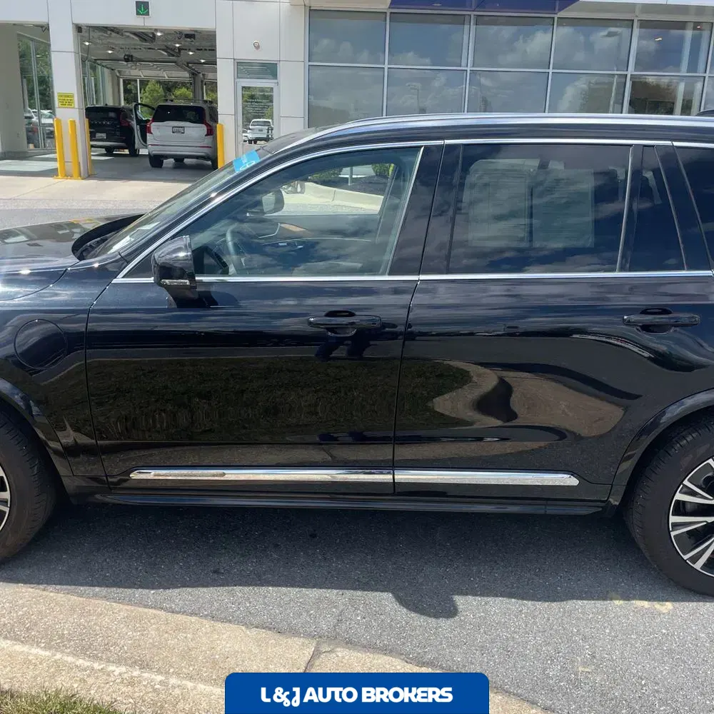 2024 Volvo XC90 T8 - Plus PHEV