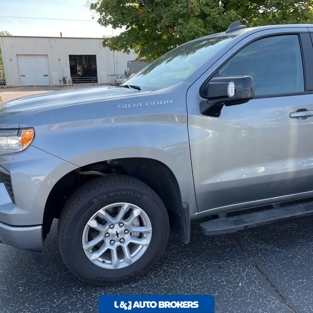 2024 Chevrolet Silverado 1500 RST