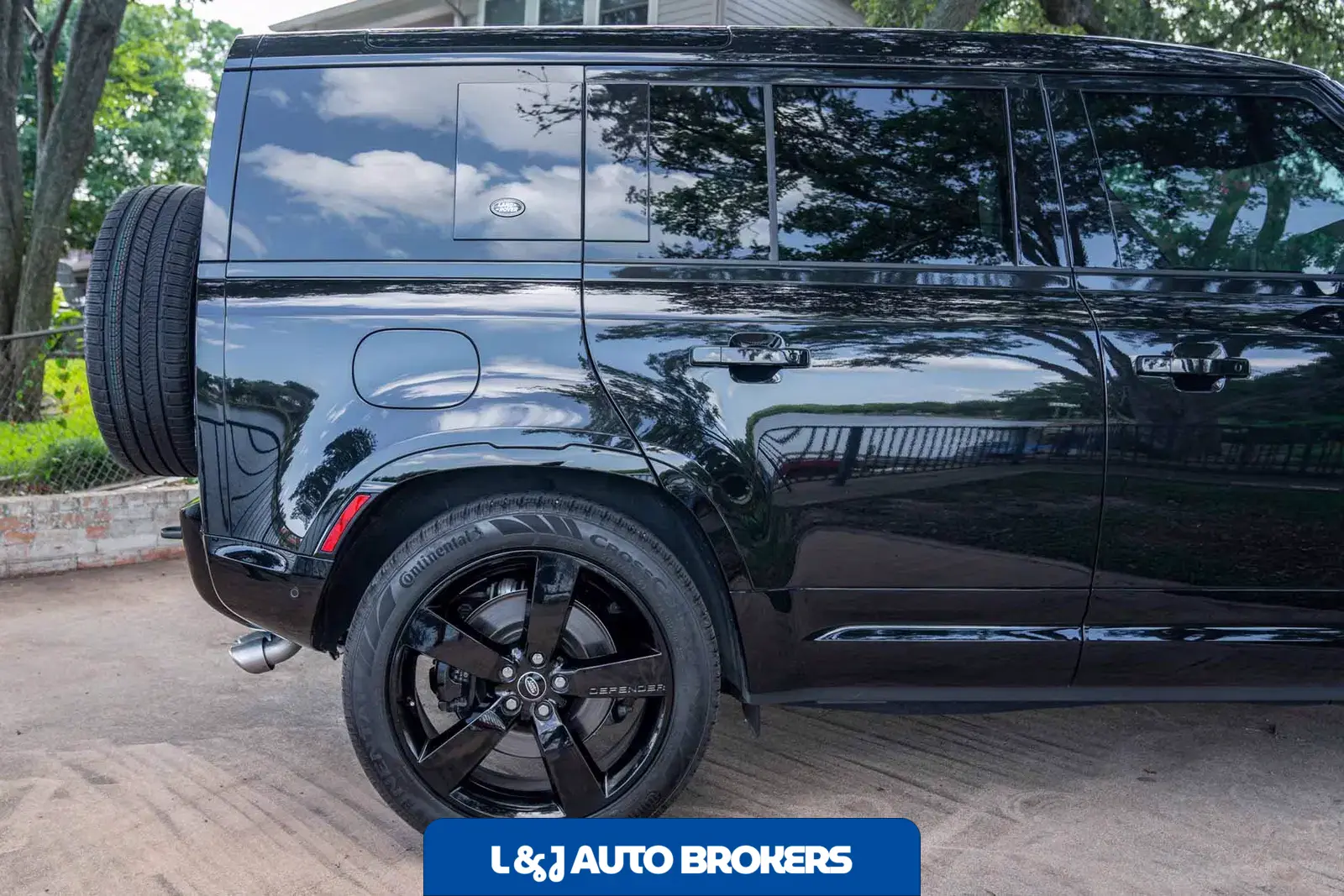 2022 Land Rover Defender 110 110 V8 Bond Edition