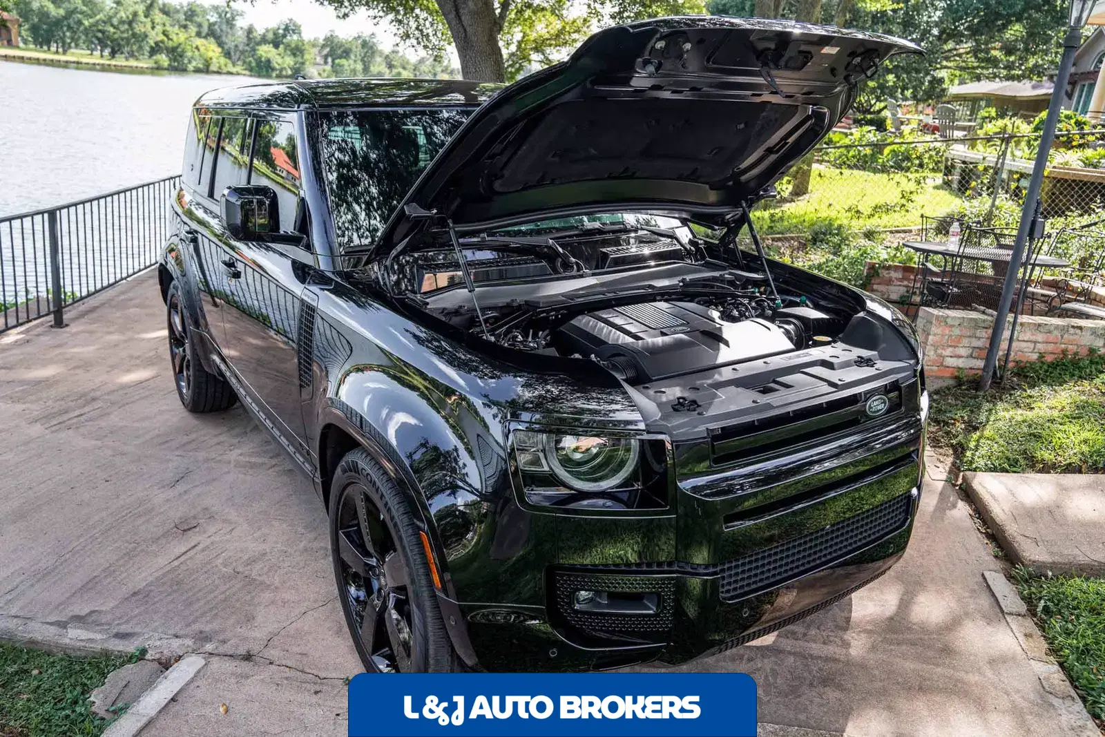 2022 Land Rover Defender 110 110 V8 Bond Edition