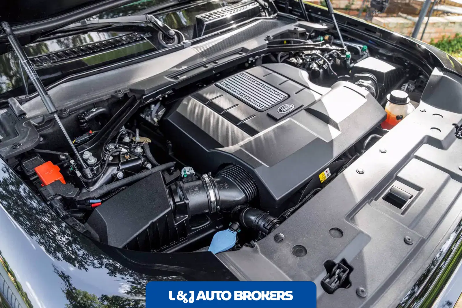 2022 Land Rover Defender 110 110 V8 Bond Edition