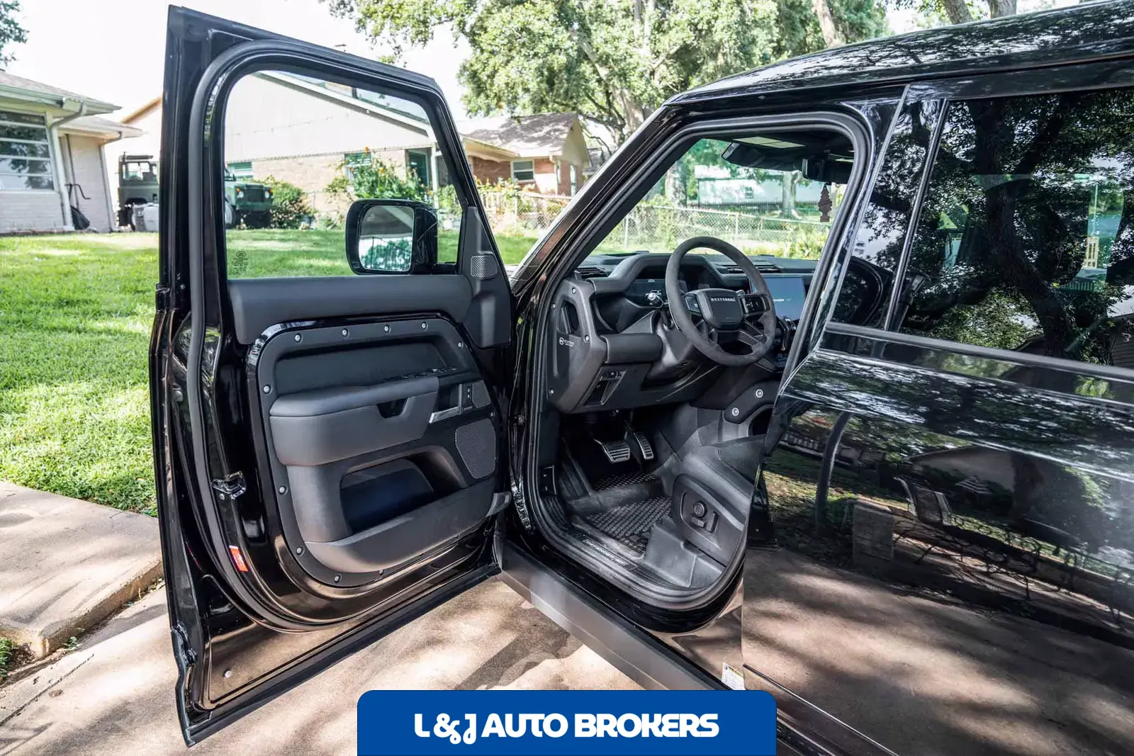 2022 Land Rover Defender 110 110 V8 Bond Edition