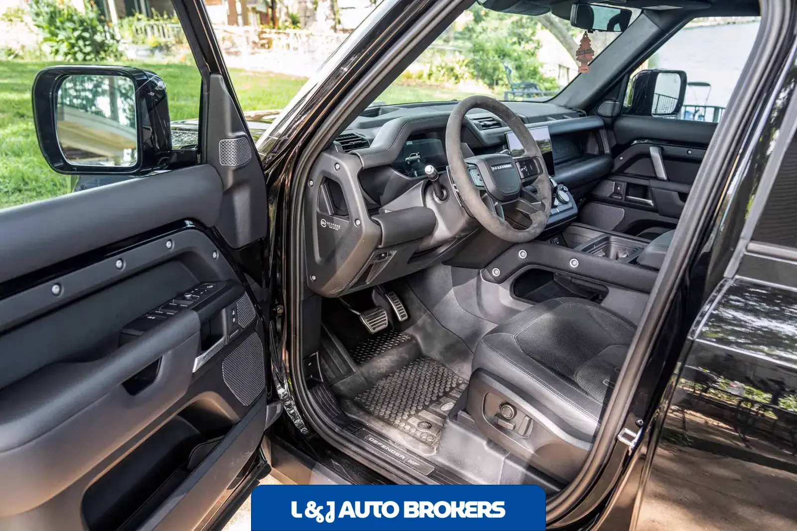 2022 Land Rover Defender 110 110 V8 Bond Edition