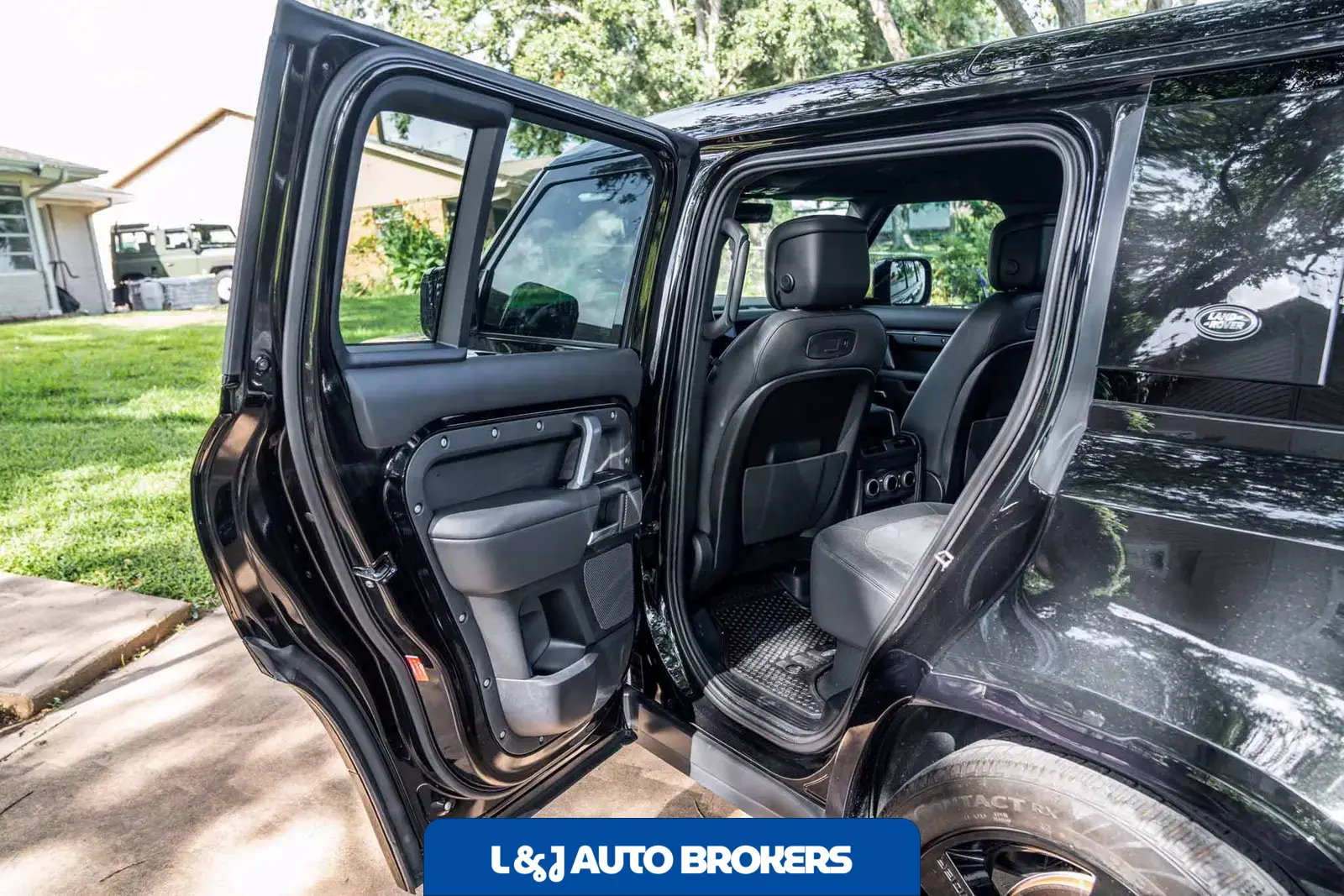 2022 Land Rover Defender 110 110 V8 Bond Edition