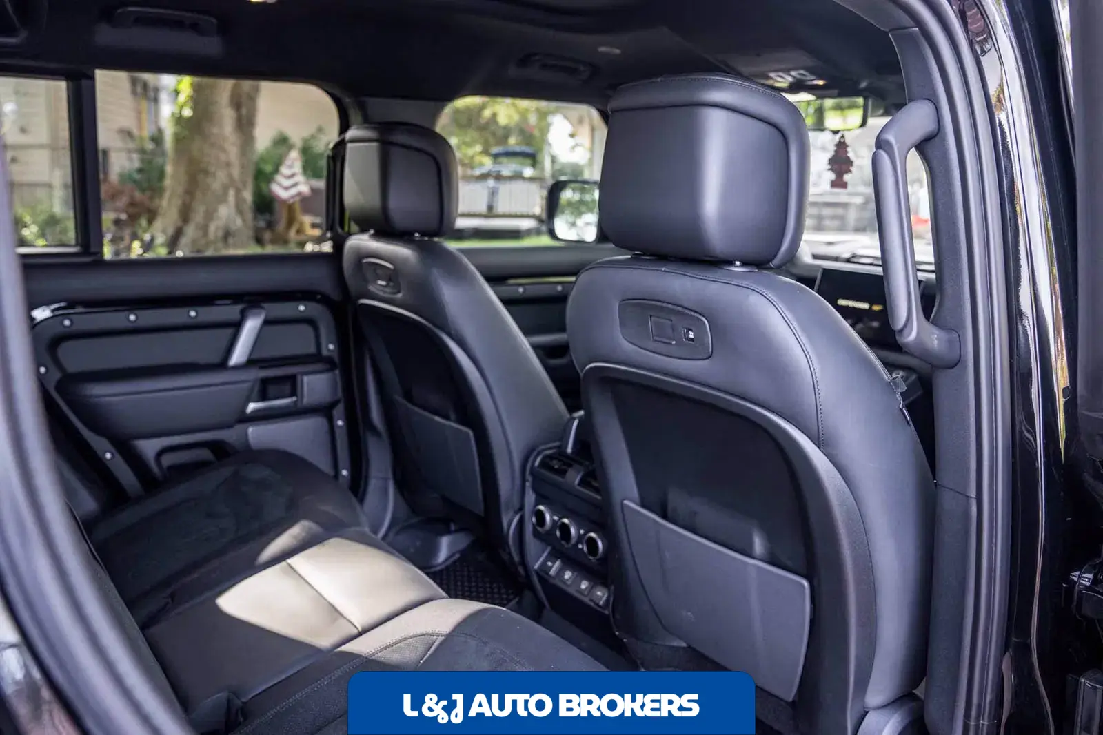 2022 Land Rover Defender 110 110 V8 Bond Edition