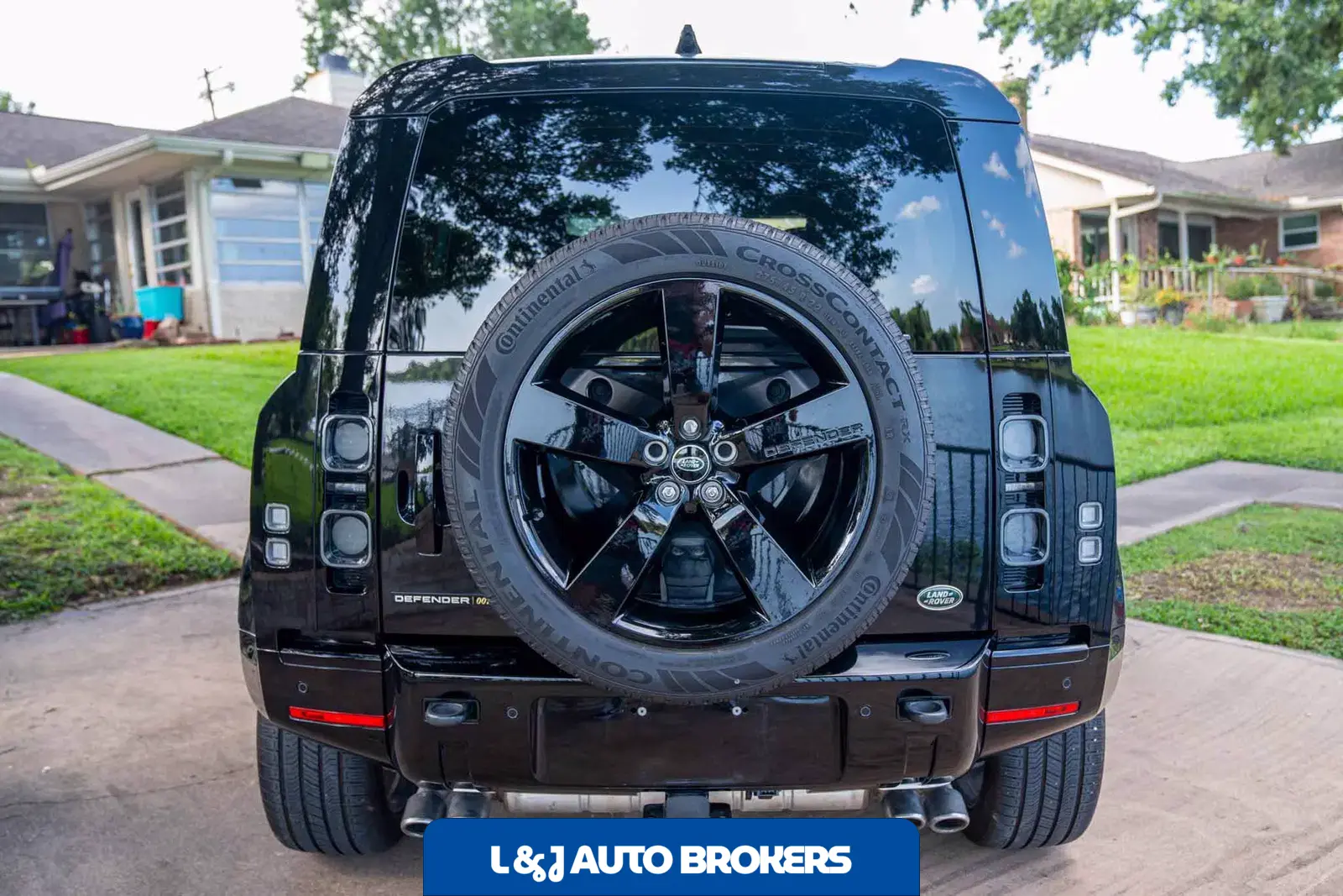 2022 Land Rover Defender 110 110 V8 Bond Edition