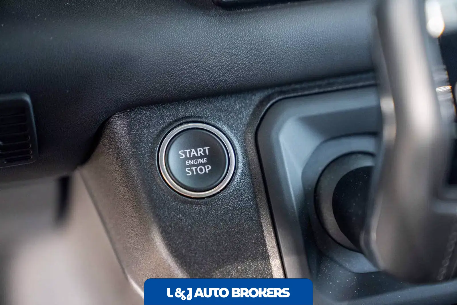 2022 Land Rover Defender 110 110 V8 Bond Edition