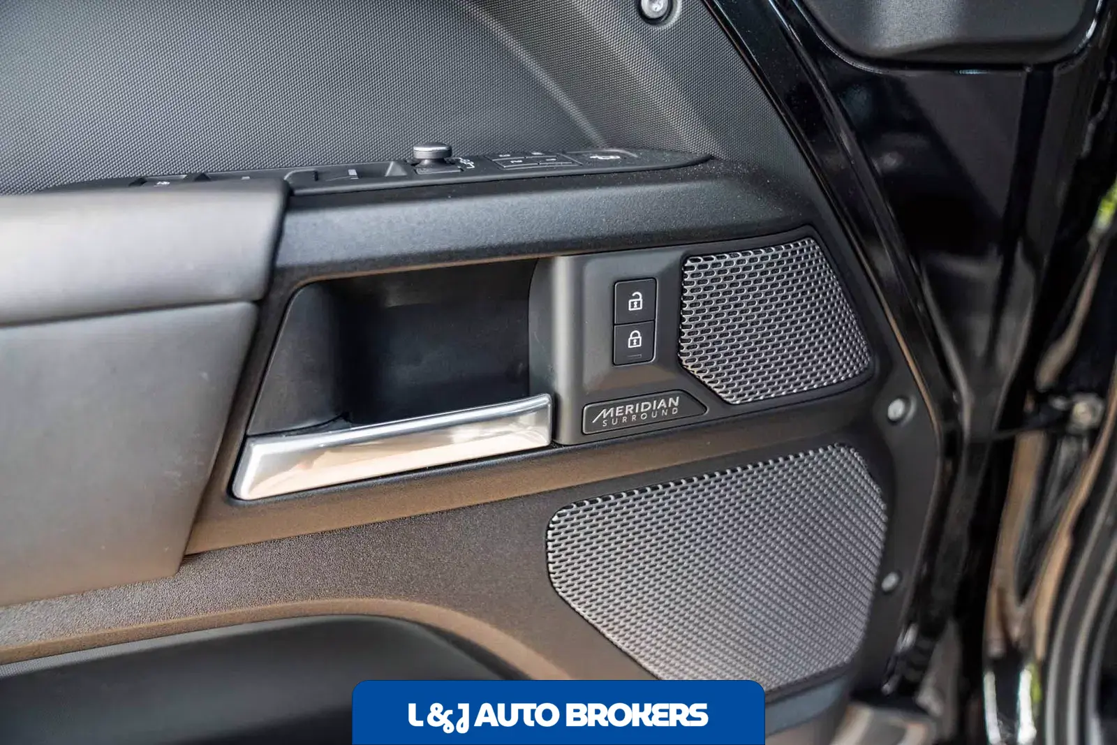 2022 Land Rover Defender 110 110 V8 Bond Edition