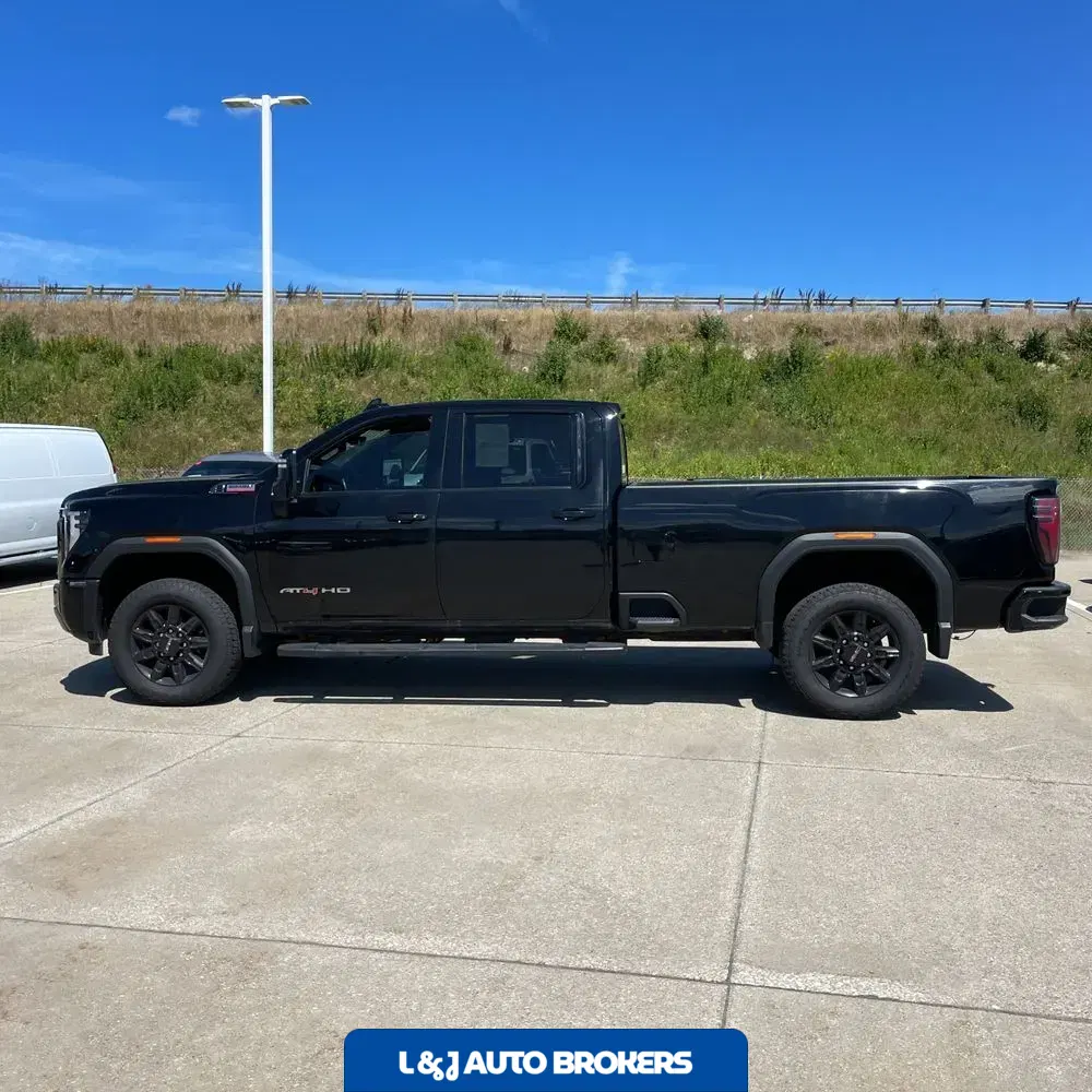 2024 GMC Sierra 2500 AT4