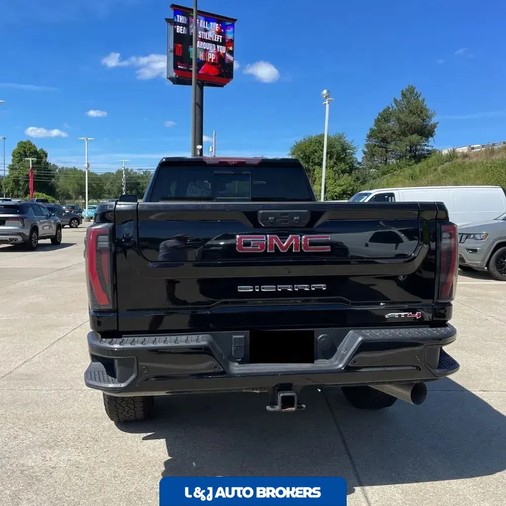 2024 GMC Sierra 2500 AT4