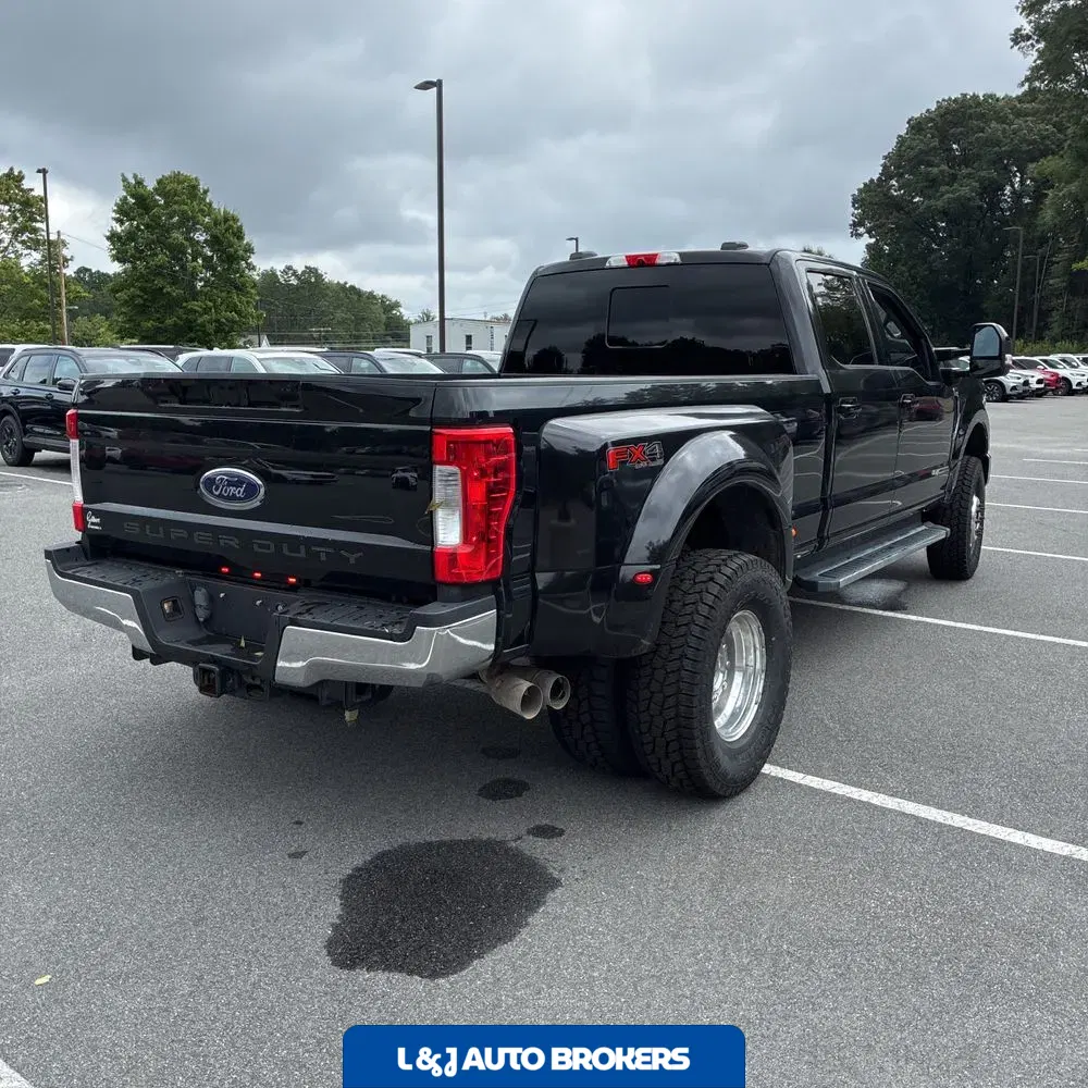 2021 Ford F-350 Super Duty Lariat