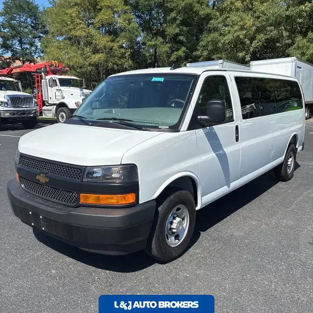 2025 Chevrolet Express LS 3500
