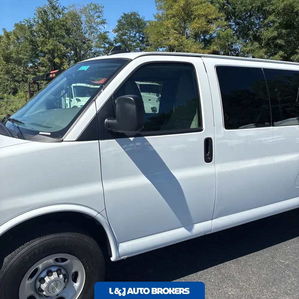 2025 Chevrolet Express LS 3500