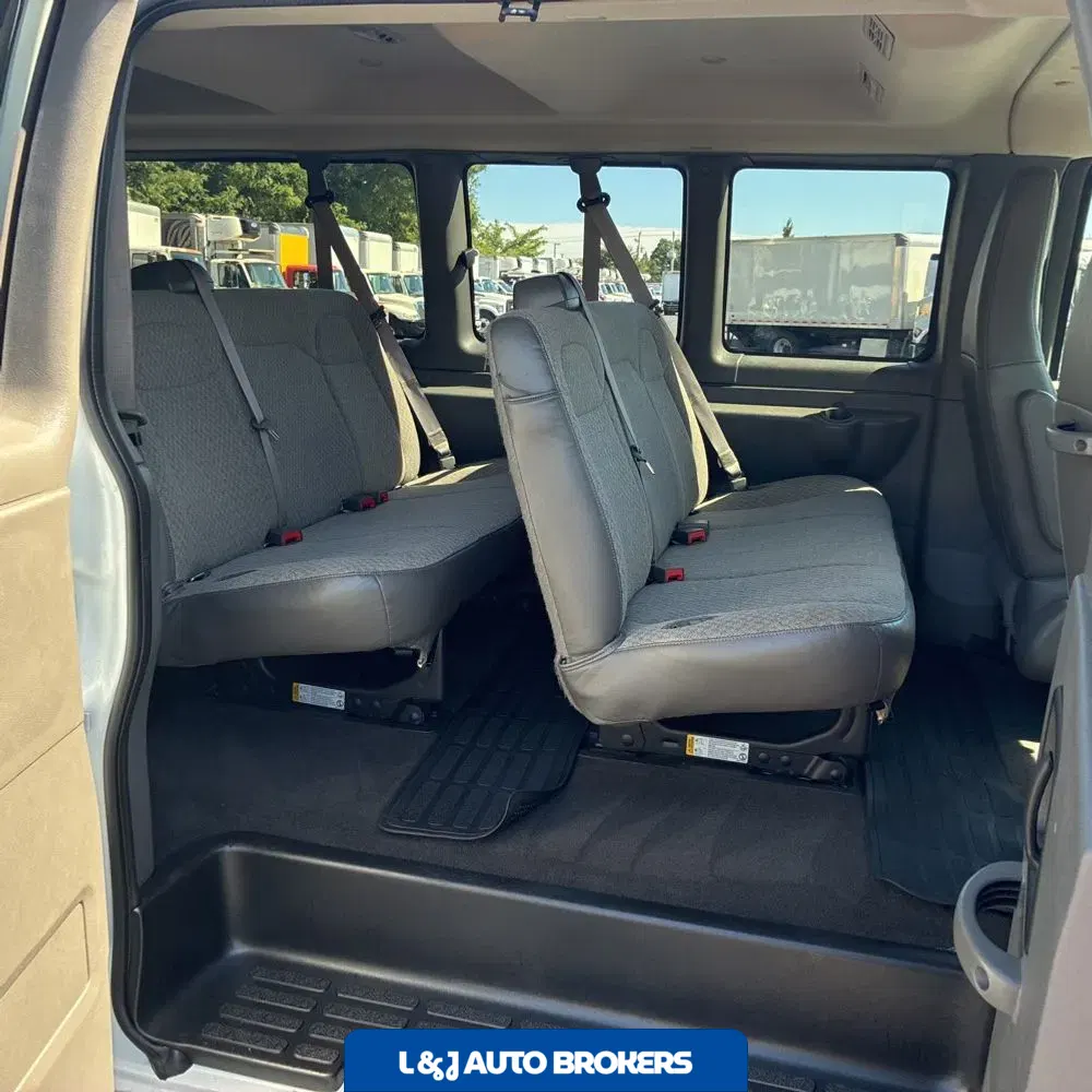 2025 Chevrolet Express LS 3500